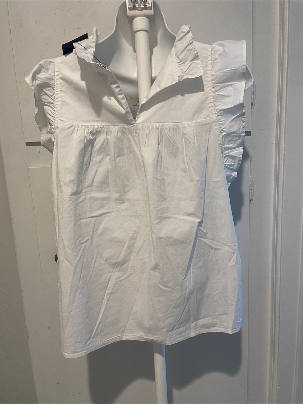 NWT Crown & Ivy  White Sleeveless Embroidered Ruffle Yoke Top - Picture 6 of 12